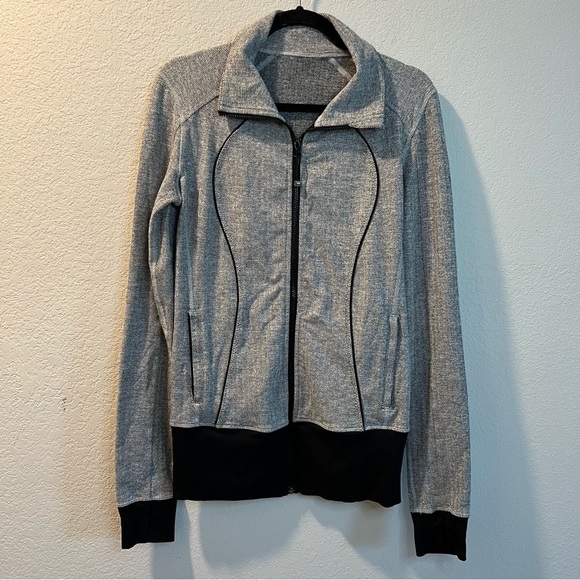 Women’s Lululemon gray herringbone patterned zip up Asana jacket size 8 - Picture 2 of 8